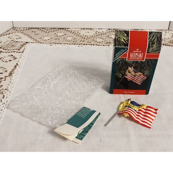 Vintage 1991 Hallmark Keepsake "Flag of Liberty" Ornament in Original Box - Picture 3 of 5